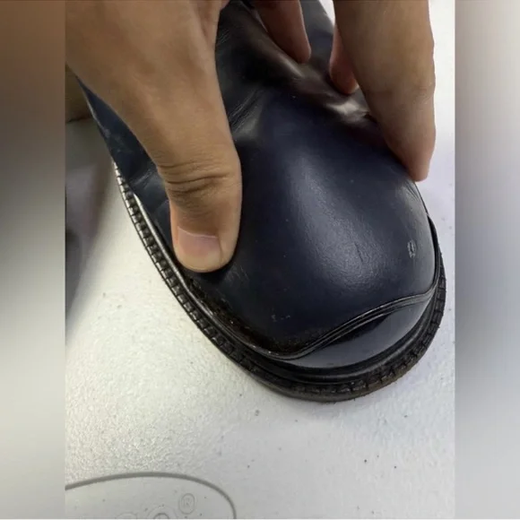 Louis Vuitton Runway Blue Leather
Metal Palace
Derby Shoes Sz 9 - Picture 13 of 15